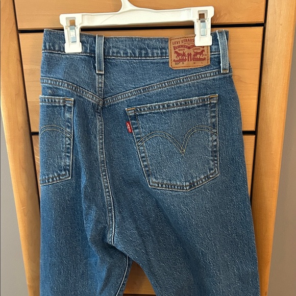 Levi's Women’s  Straight Blue Jeans - Red Tag - Picture 2 of 6